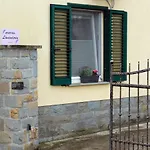 Lavanderin Dekani